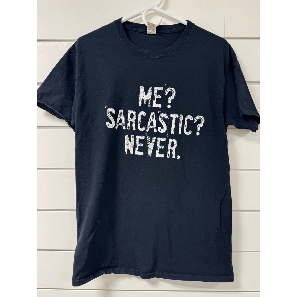 Fruit of the Loom "Me Sarcastic? Never."Graphic T-Shirt Black Mens Medium Cotton